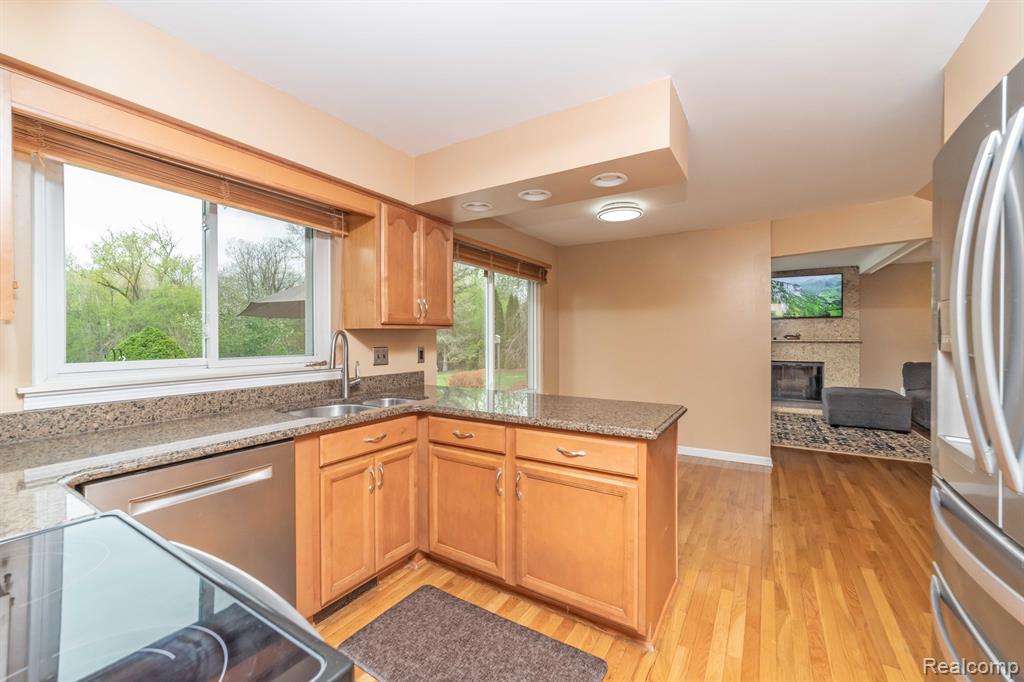 5628 WARRENSHIRE Drive, West Bloomfield, MI — Photo 27