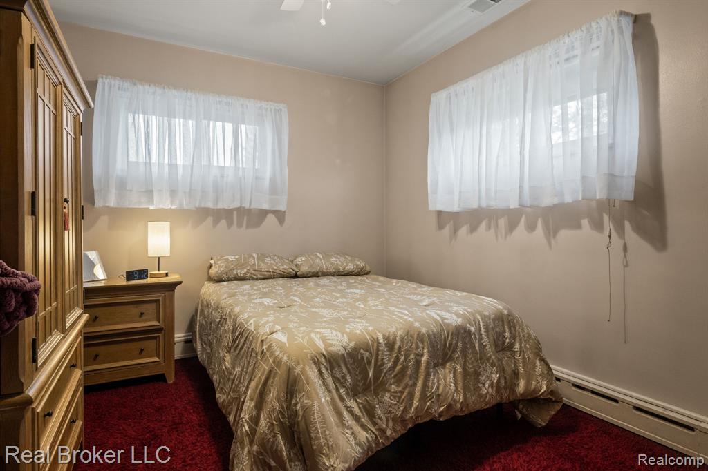 6110 WHITEFIELD Street, Dearborn Heights, MI 48127 — Photo 10
