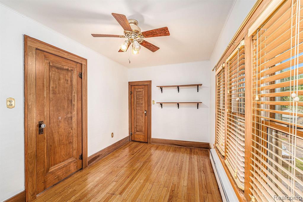 482 W IROQUOIS Road, Pontiac, MI 48341 — Photo 8
