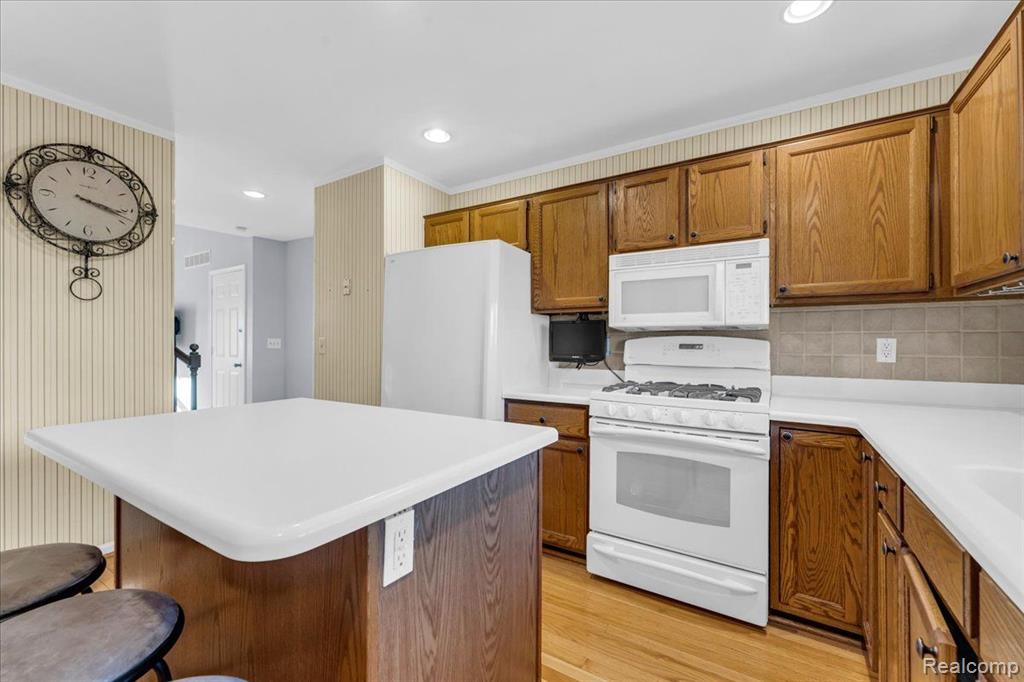 54 MAPLEGROVE Drive, 2, Clawson, MI — Photo 9