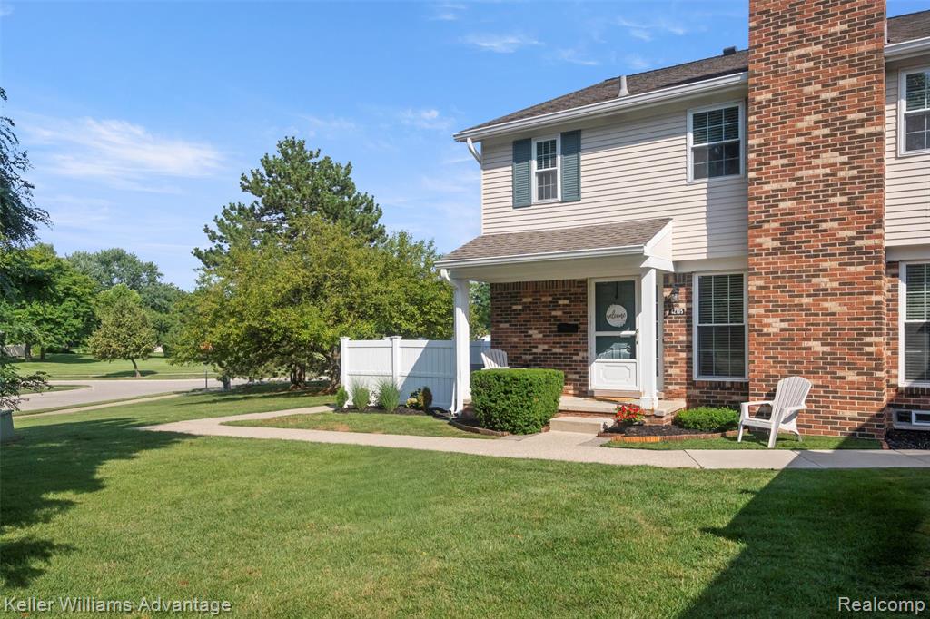 42105 Roscommon Street, Novi, MI 48167 — Photo 2