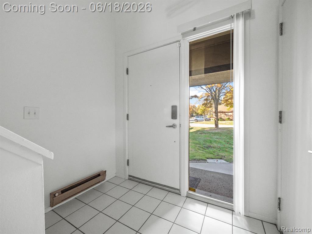 6680 Ridgefield Circle, 201, West Bloomfield, MI — Photo 6