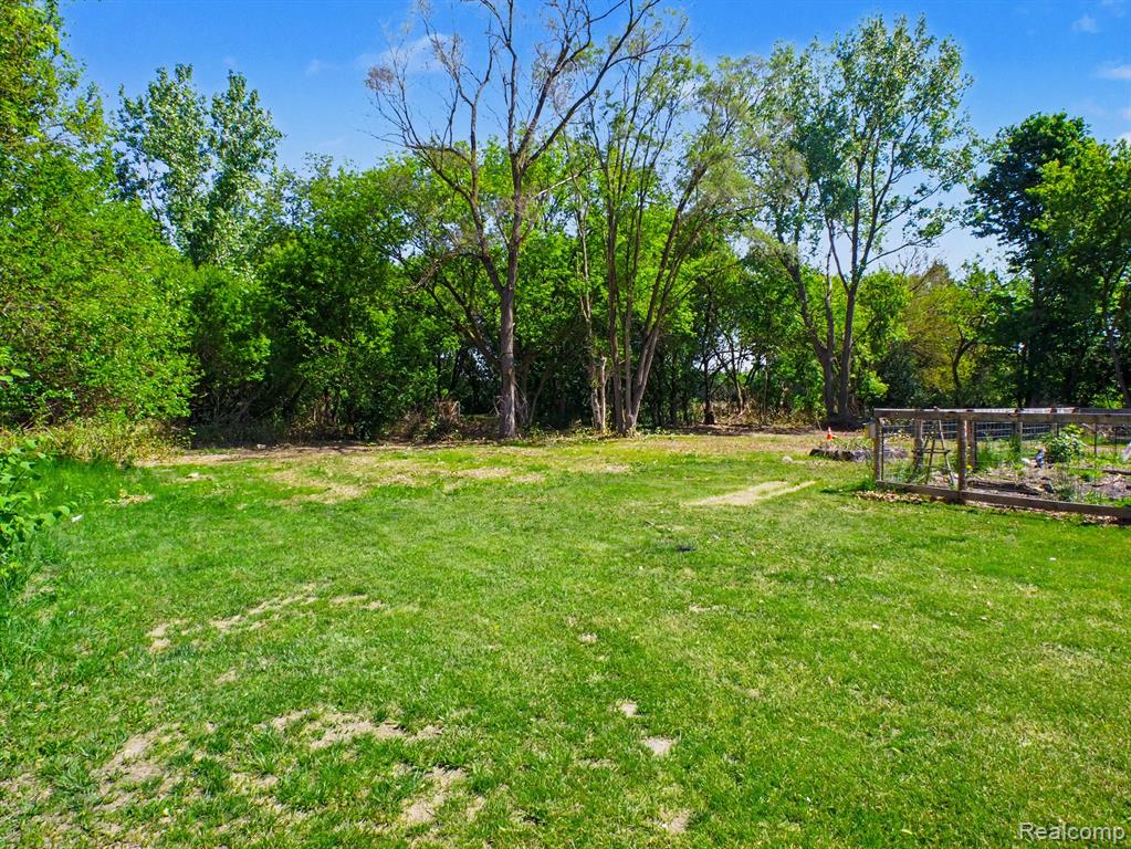 5272 W Frances Road, Clio, MI 48420 — Photo 24
