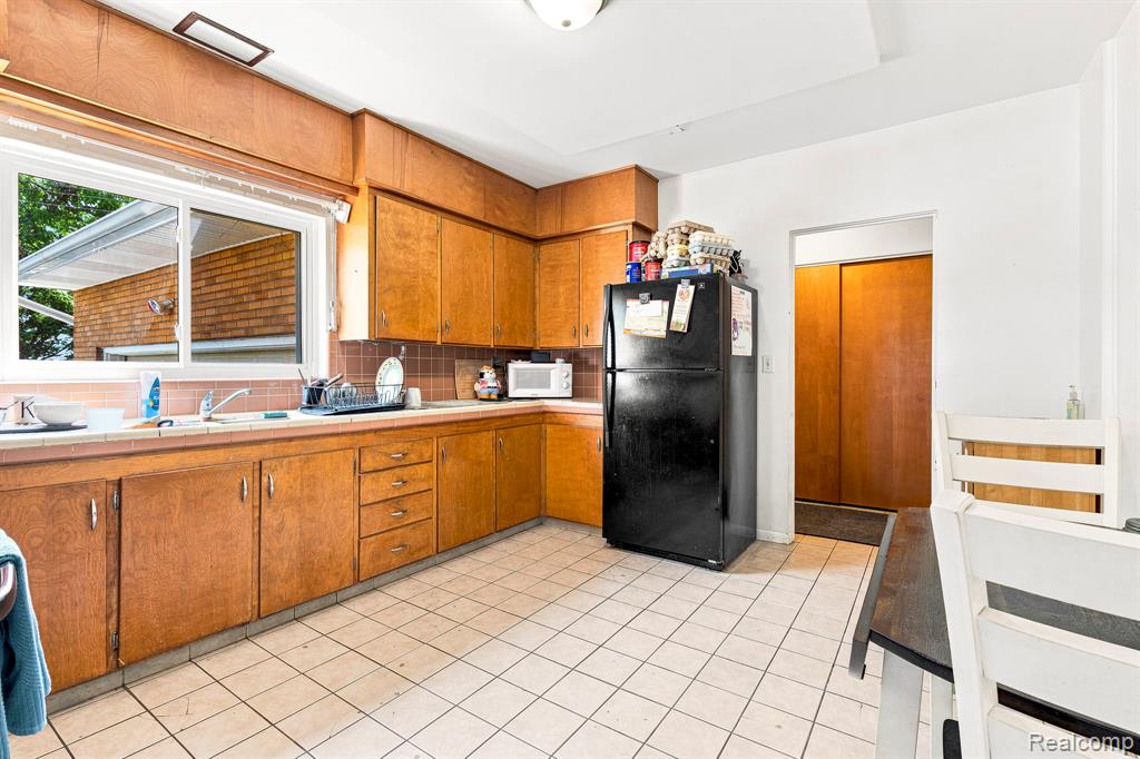 9735 Dolan Road, Columbus, MI — Photo 25