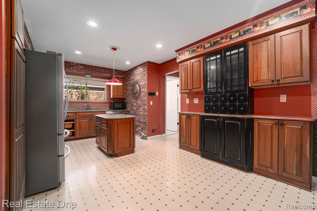 5761 Bingham Drive, Troy, MI 48085 — Photo 6