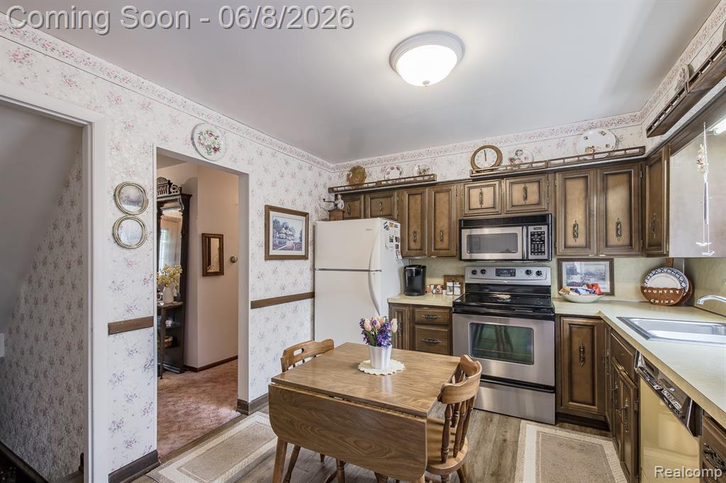 202 Park Avenue, Holly, MI 48442 — Photo 10