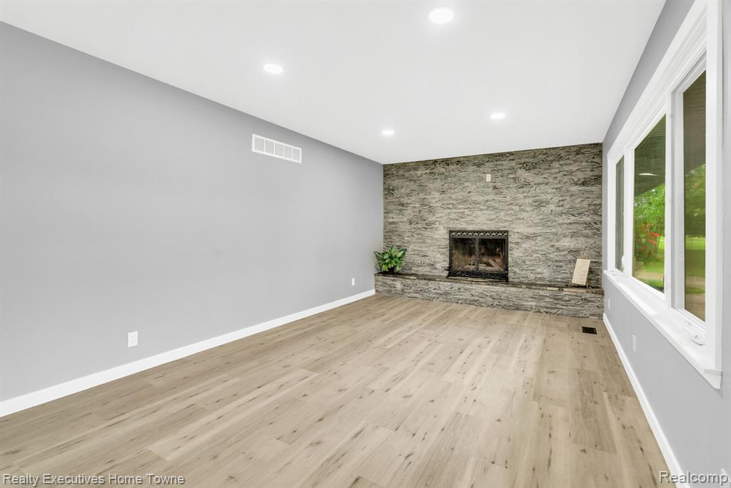 10990 Smiths Creek Road, Memphis, MI — Photo 9