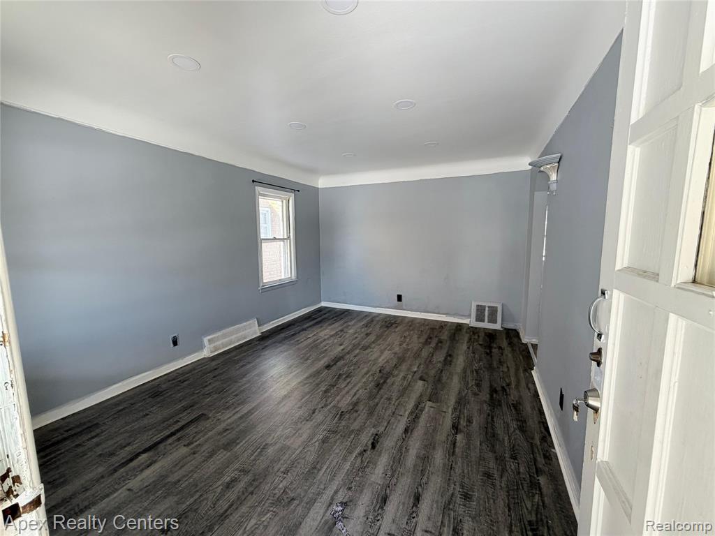 7232 Dolphin, Redford, MI 48239 — Photo 9