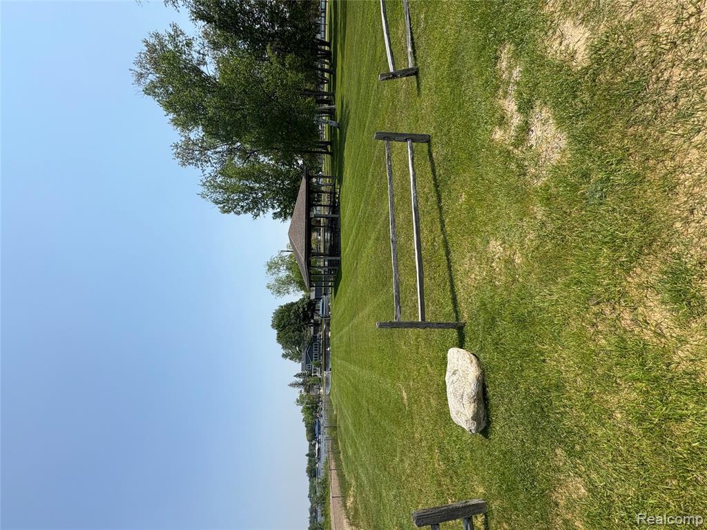 8105 Artesia Beach, St. Helen, MI 48656 — Photo 15