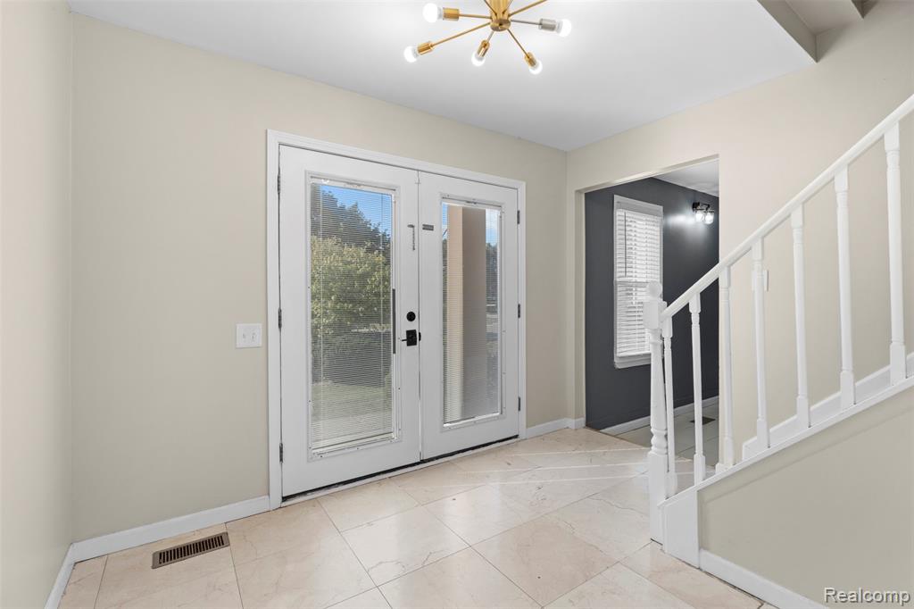 5428 Hammersmith Drive, West Bloomfield, MI — Photo 6