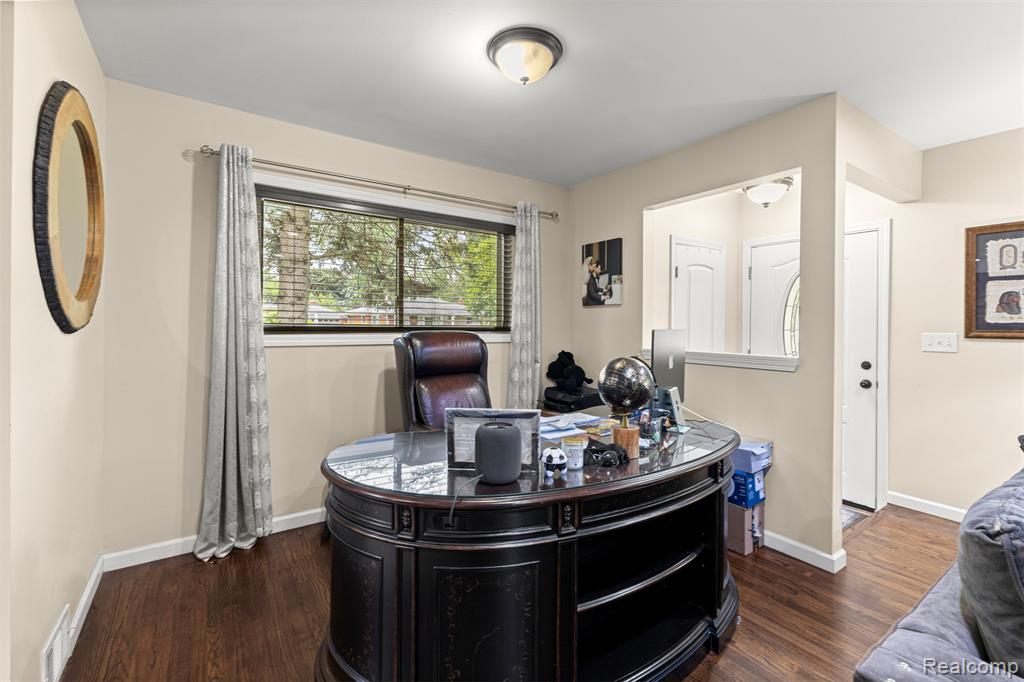 8570 Rockland Street, Dearborn Heights, MI 48127 — Photo 8
