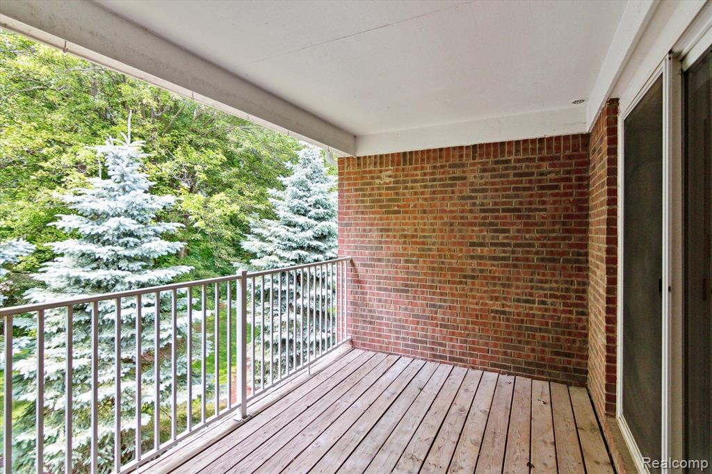16871 DOVER Drive, Northville, MI 48168 — Photo 25