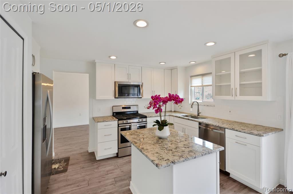 1100 Shallowdale Drive, Troy, MI 48085 — Photo 18