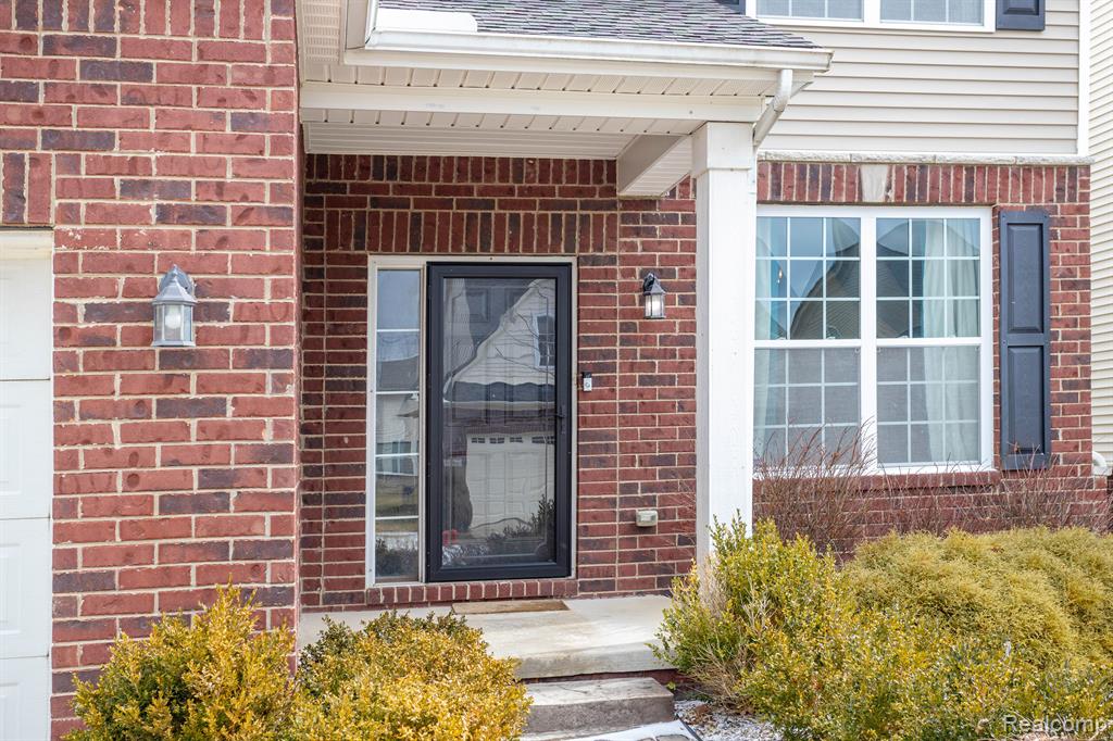27086 MAXWELL, Novi, MI — Photo 2