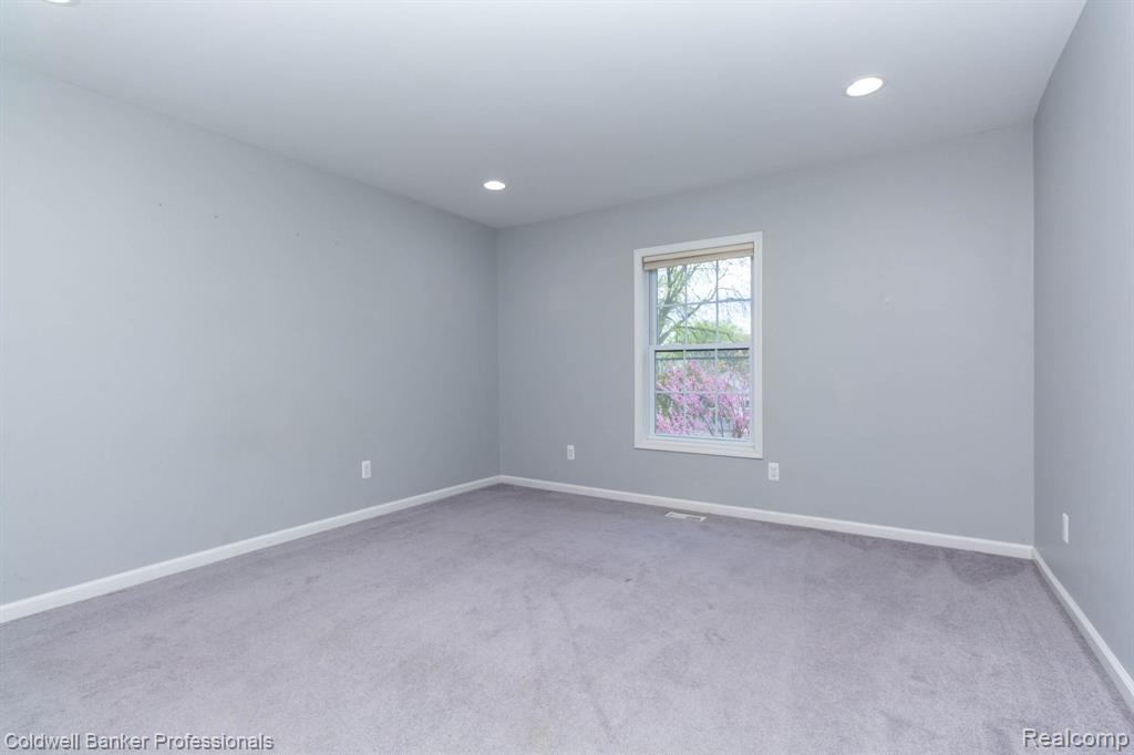 829 N Dorchester Avenue, Royal Oak, MI 48067 — Photo 40