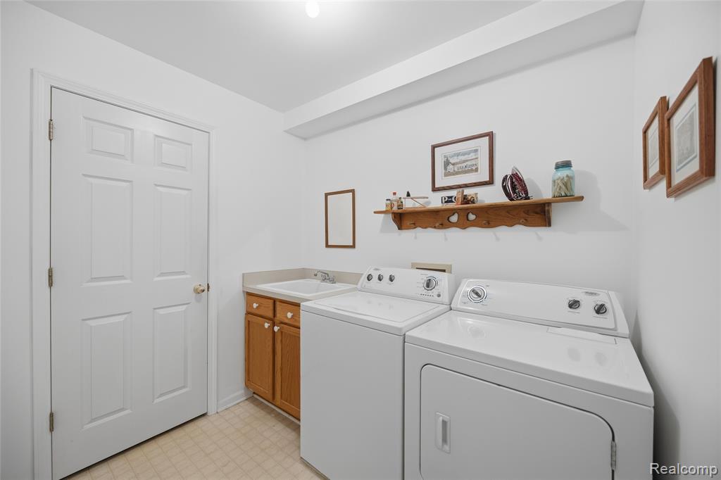6670 Copper Creek Dr W, Washington, MI — Photo 31