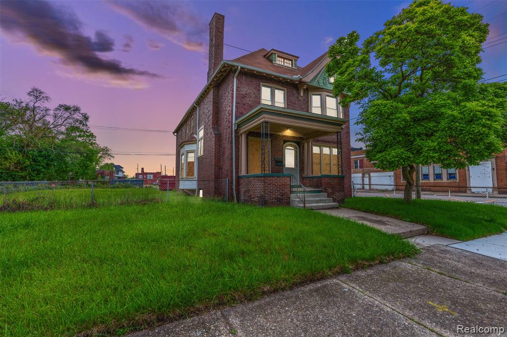 1649 HURLBUT Street, Detroit, MI 48214 — Photo 5