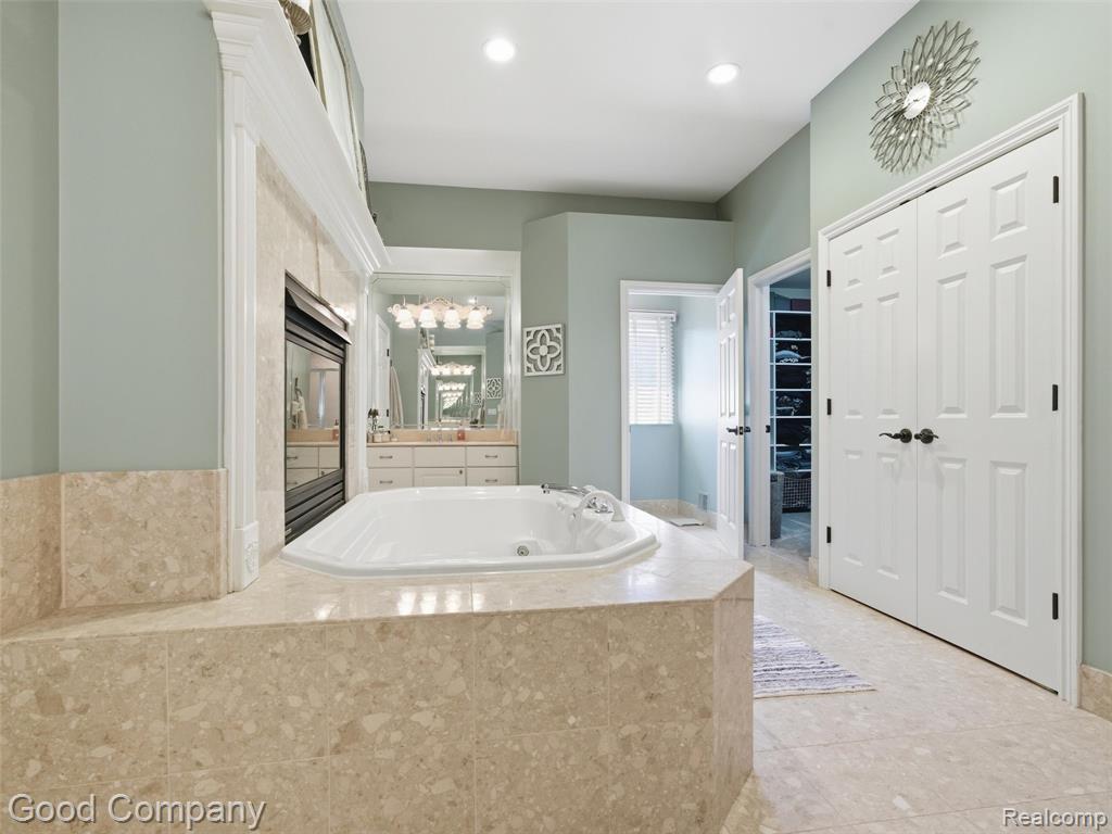 532 Springview Drive, Rochester, MI 48307 — Photo 32