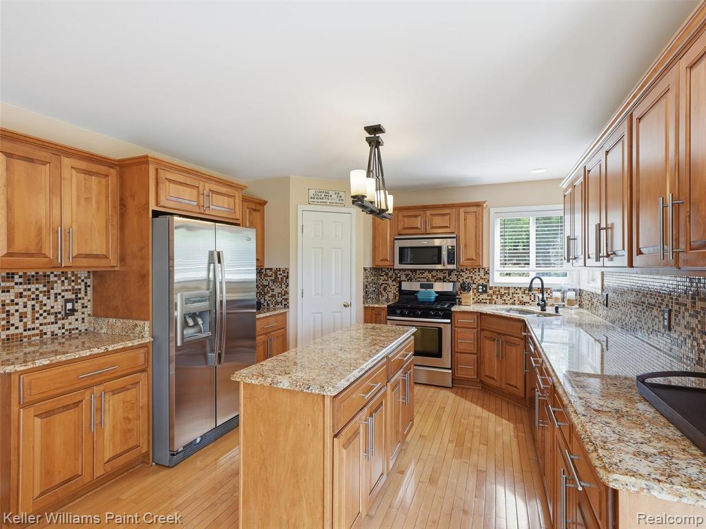 101 Willow Lake Drive, Oxford, MI 48371 — Photo 21