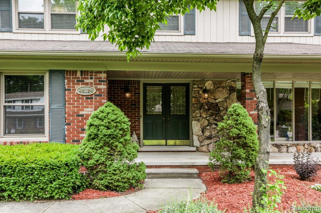 48124 LIBERTY Drive, Shelby Twp, MI 48315 — Photo 3