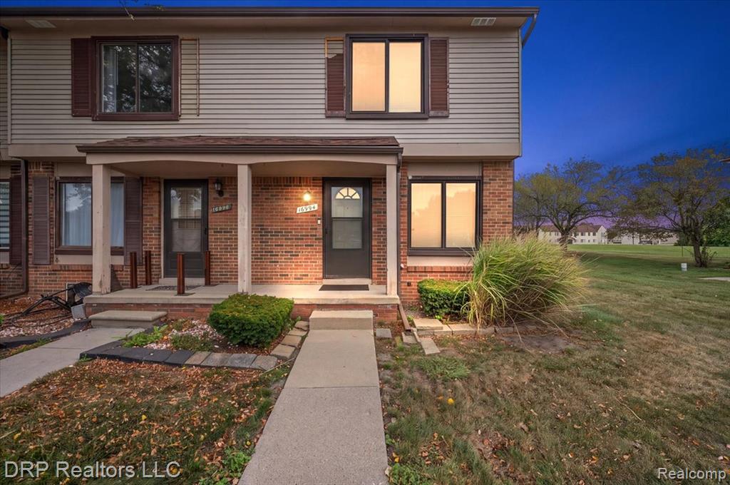 16994 Kingsbrooke Drive, Clinton Twp, MI 48038