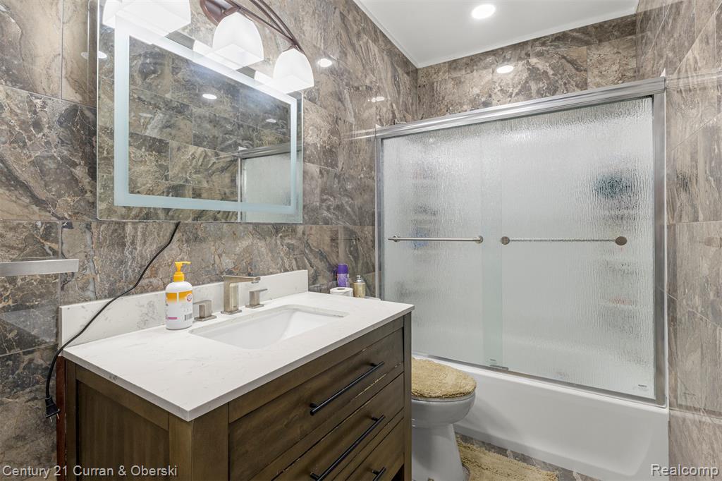 7925 Pinehurst Street, Dearborn, MI 48126 — Photo 20