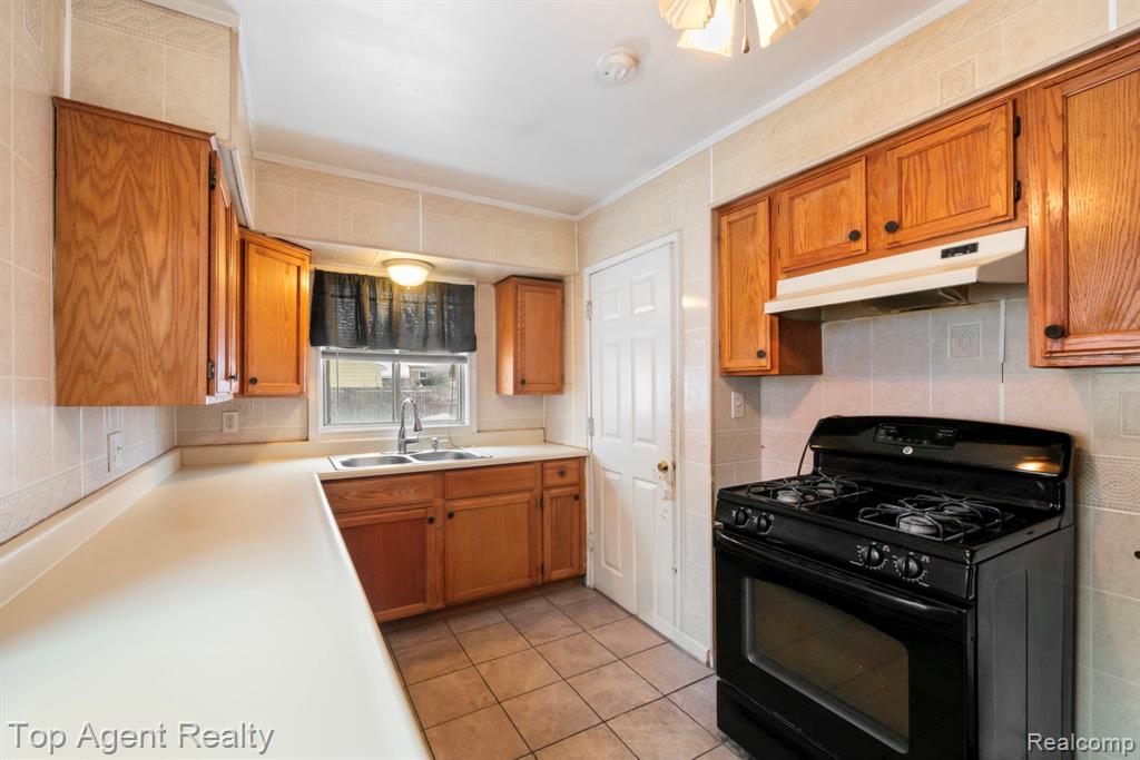 520 Linda Vista Drive, Pontiac, MI 48342 — Photo 13