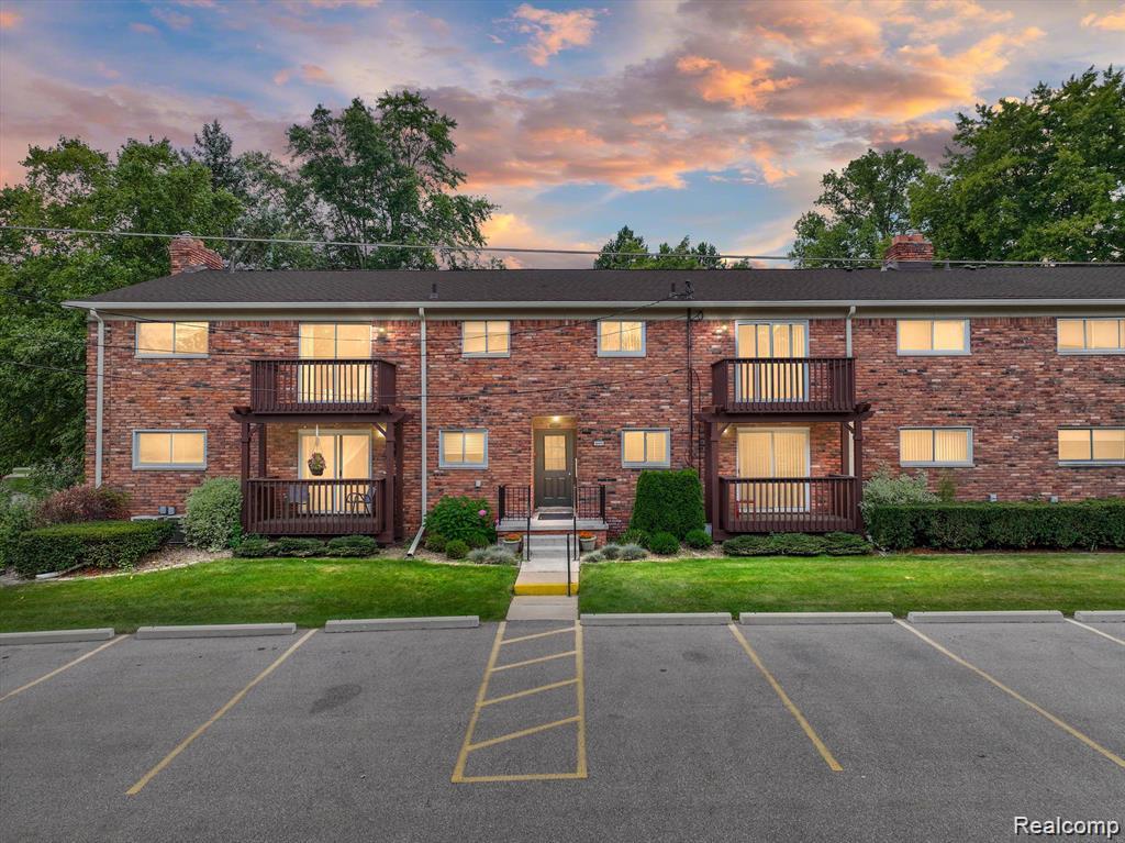 42472 Woodward Avenue, Bloomfield, MI 48304 — front exterior