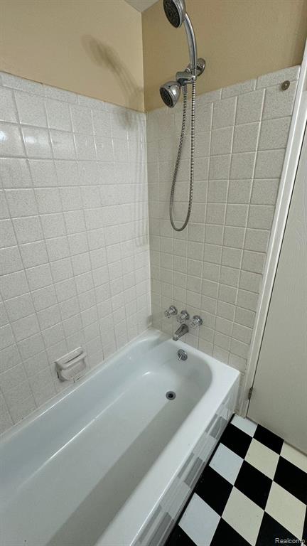 8972 SCOTIA Drive, Sterling Heights, MI 48312 — Photo 12