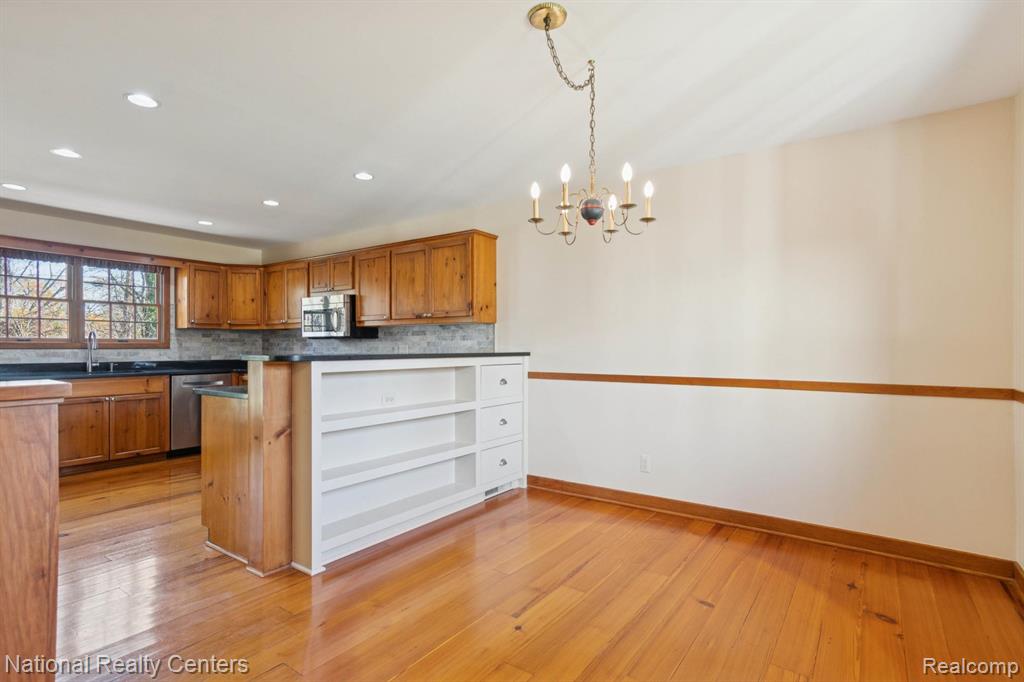 5621 Eastman Boulevard, West Bloomfield, MI 48323 — Photo 15