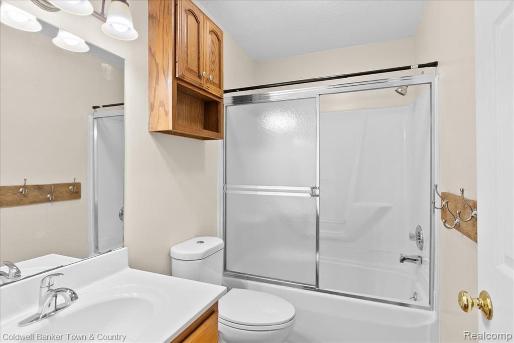 4820 Burchfield Avenue, Lansing, MI 48910 — Photo 16