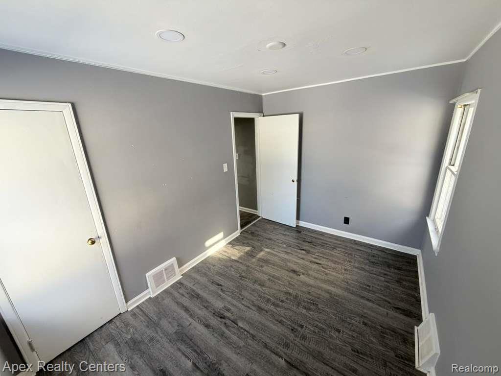 7232 Dolphin, Redford, MI 48239 — Photo 8