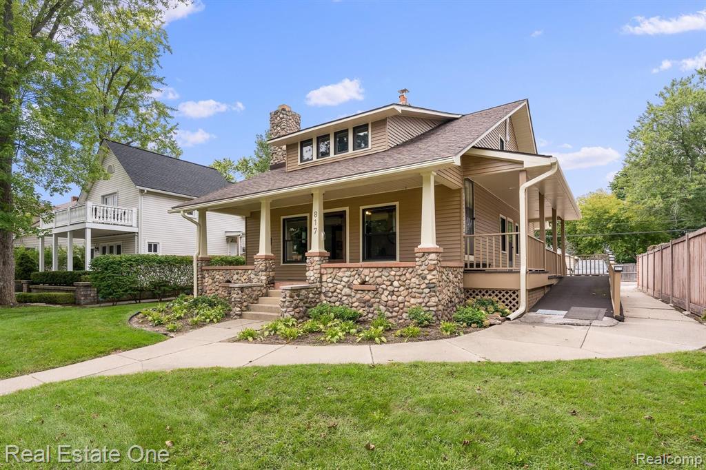 817 N Main UNIT B Street, Rochester, MI 48307 — front exterior