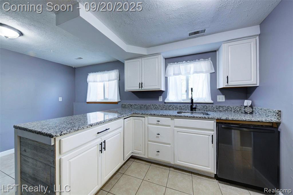 4476 Weddel Street, Dearborn Heights, MI 48125 — Photo 34