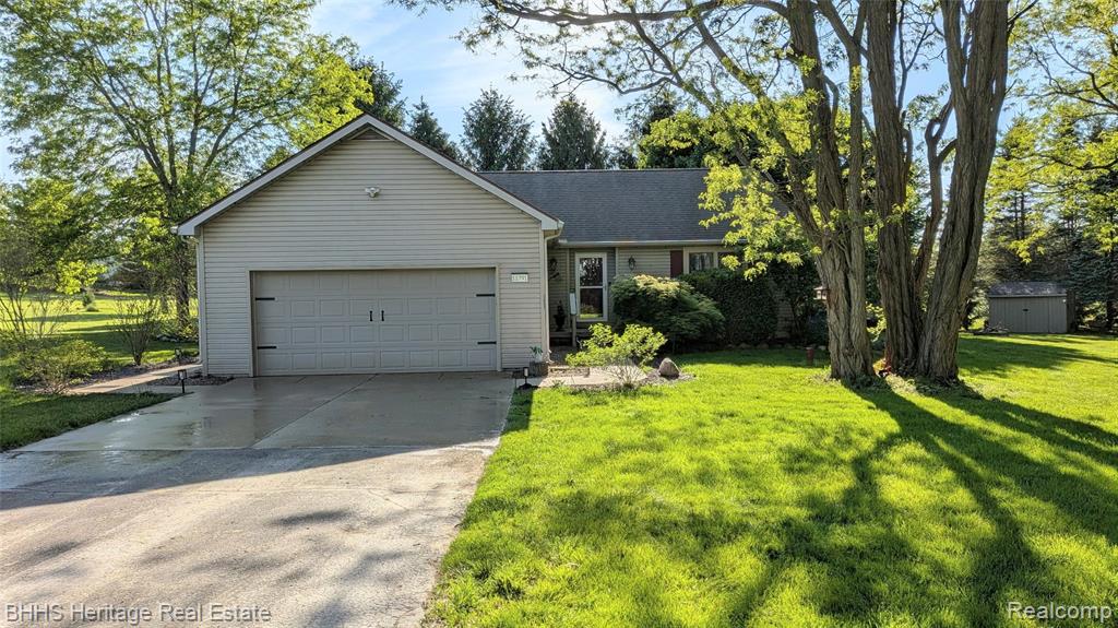 11791 West Lane, Whitmore Lake, MI 48189 — front exterior
