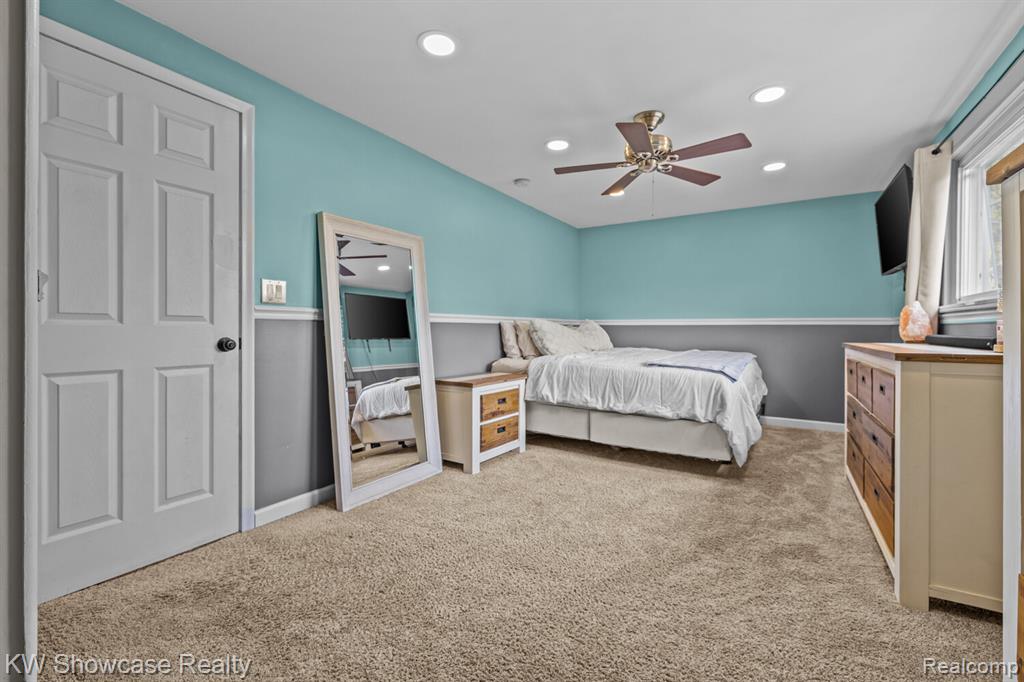 2922 Airport Road, Waterford, MI 48329 — Photo 17