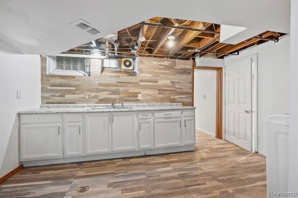 7747 APPOLINE Street, Dearborn, MI 48126 — Photo 39
