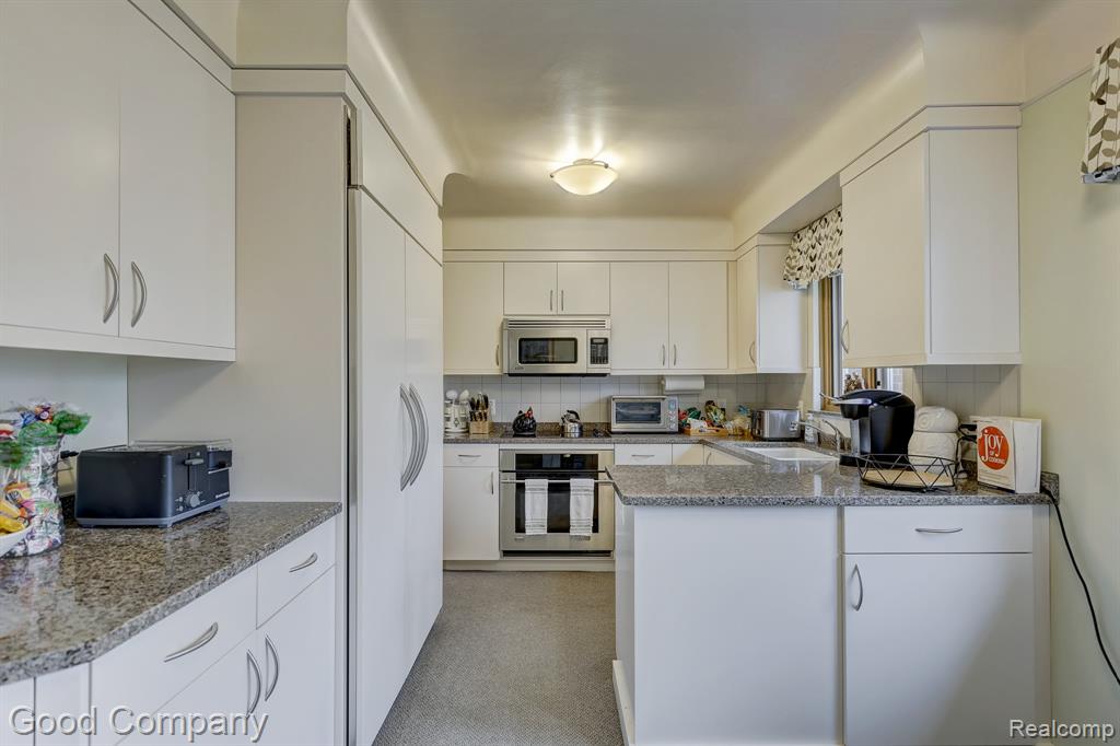 1557 Lochmoor Boulevard, Grosse Pointe Woods, MI 48236 — Photo 18