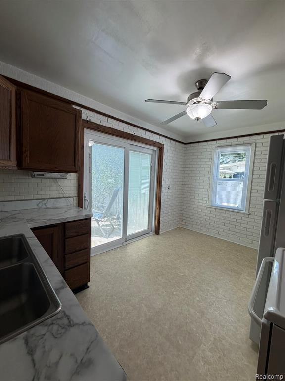 160 Ascot Avenue, Waterford, MI 48328 — Photo 14