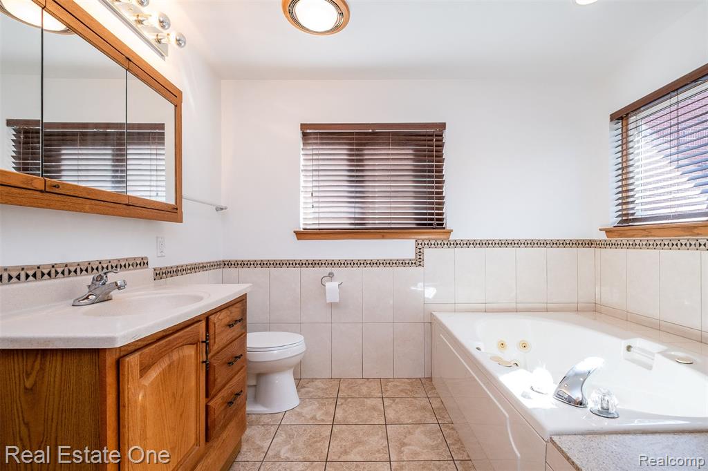 782 Appalachi Street, Commerce Twp, MI 48390 — Photo 35