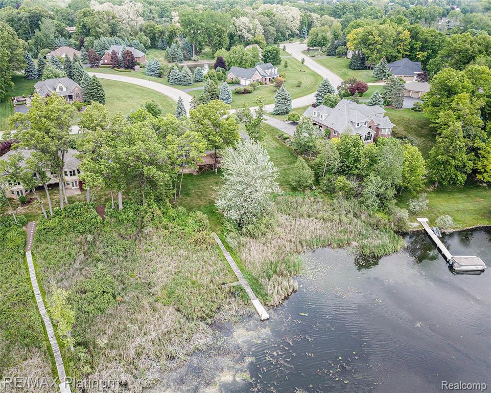 8342 ISLANDVIEW Court, Brighton, MI 48114 — Photo 9