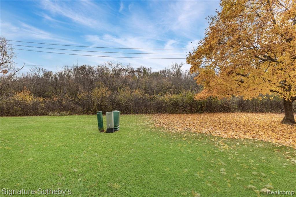 26122 Summerdale Drive, Southfield, MI 48033 — Photo 28