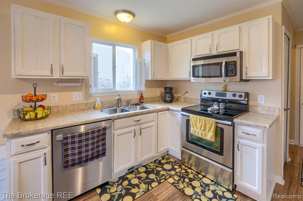 4391 Eagle Lane, Burton, MI 48519 — Photo 15