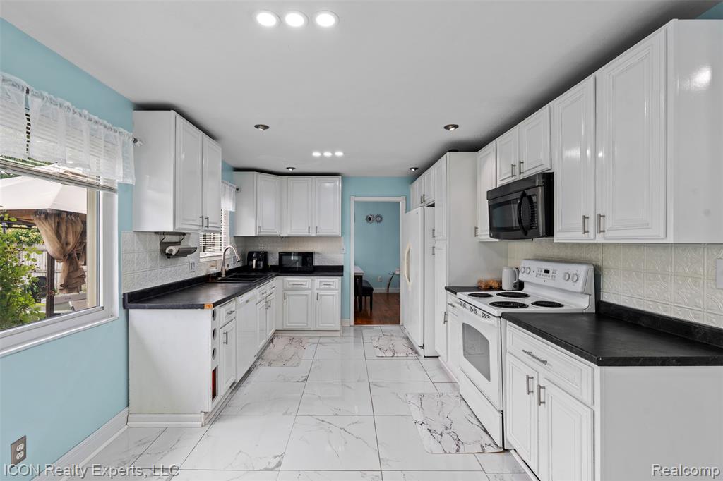 42153 Mac Rae Drive, Sterling Heights, MI 48313 — Photo 14