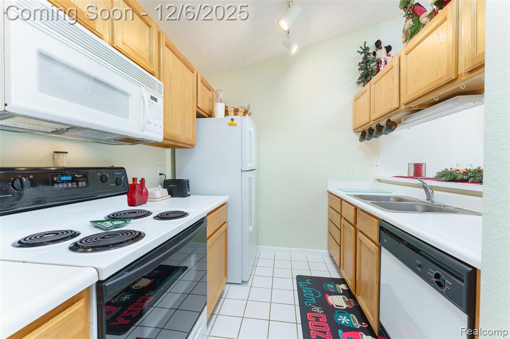 12274 Saint Andrews Way, Fenton, MI 48430 — Photo 4