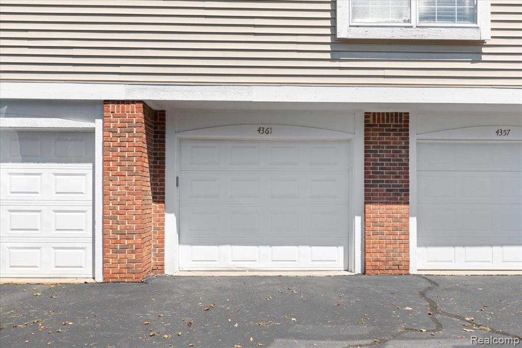 4361 BERKSHIRE Drive, Sterling Heights, MI 48314 — Photo 31
