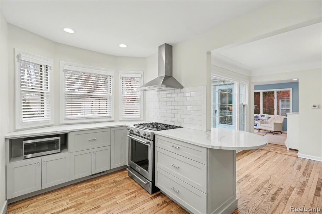26079 York Road, Huntington Woods, MI — Photo 5