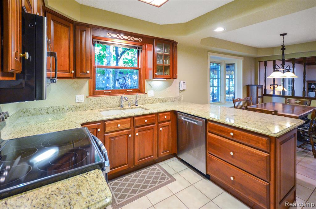 53645 Lambeth Court, Shelby Twp, MI 48316 — Photo 24