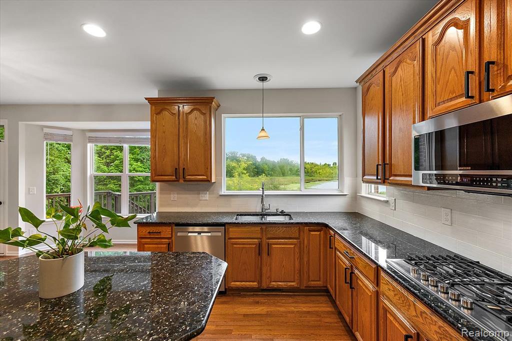 5390 Plantation Drive, Commerce Twp, MI 48382 — Photo 21