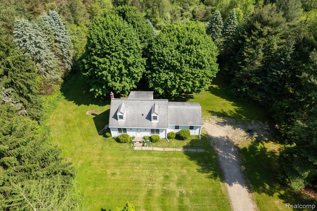 4530 STONE BARN, Milford, MI 48380 — front exterior